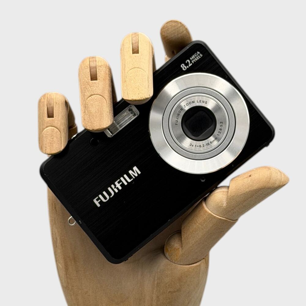 Fujifilm FinePix J10 Digital Camera | 8.2MP | Black